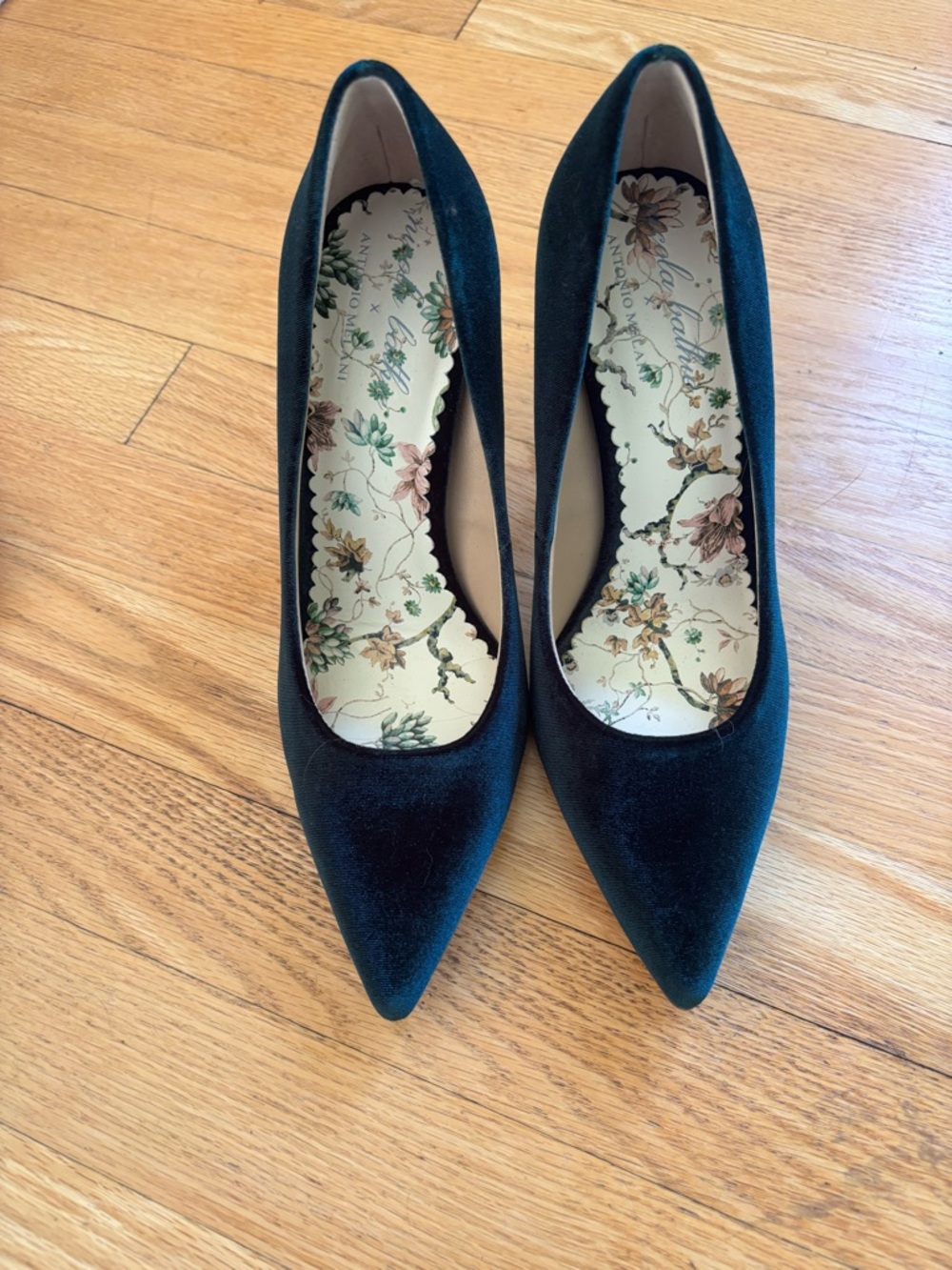ANTONIO MELANI x Nicola Bathie green velvet heels